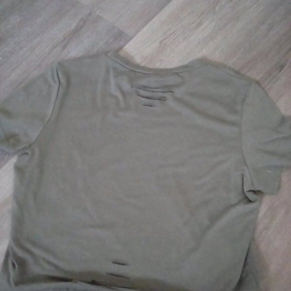 Tore shirt - Picture 2 of 2